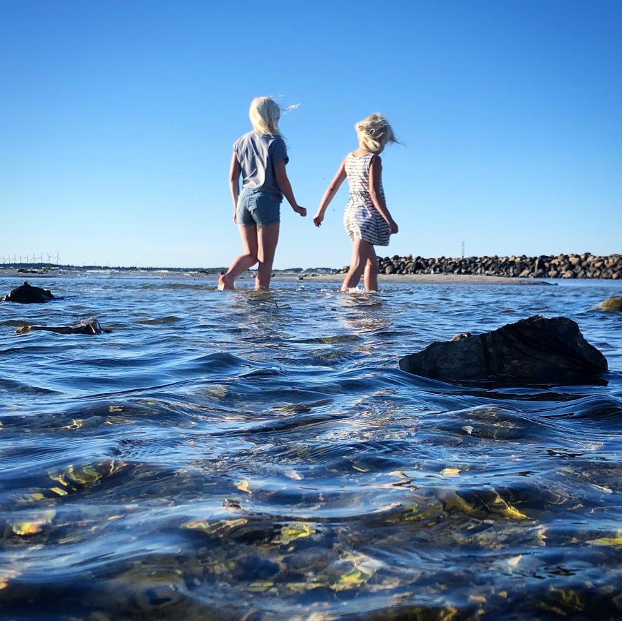 Piger på stranden, Løgstør
